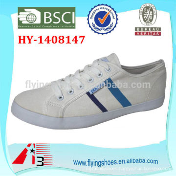 Men plain white canvas shoes